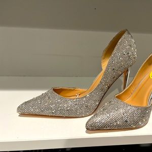 Size 9 Steve Madden rhinestone holiday or party heel - worn once